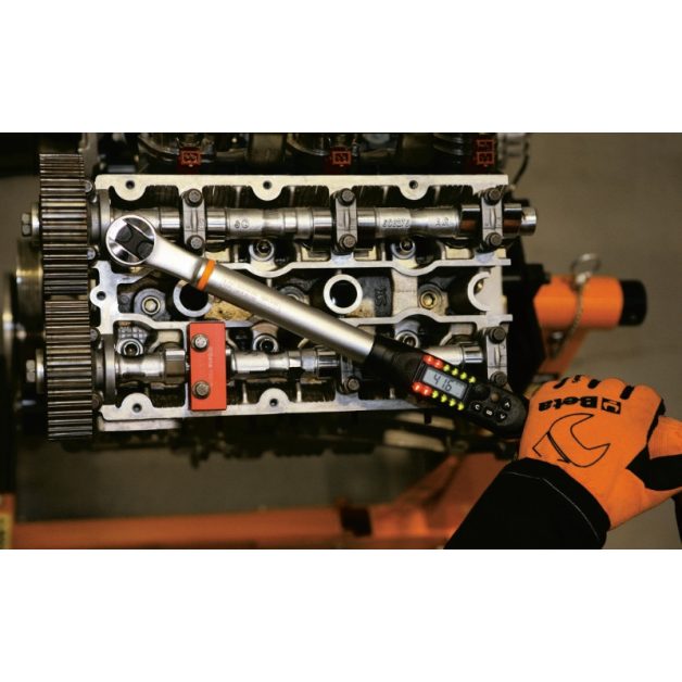 599DGT/6 elektronikus nyomatékkulcs irányváltós racsnival jobb és bal oldali meghúzáshoz meghúzási pontosság +/- 2% jobb irányban, ± 3% bal irányban 3/8"