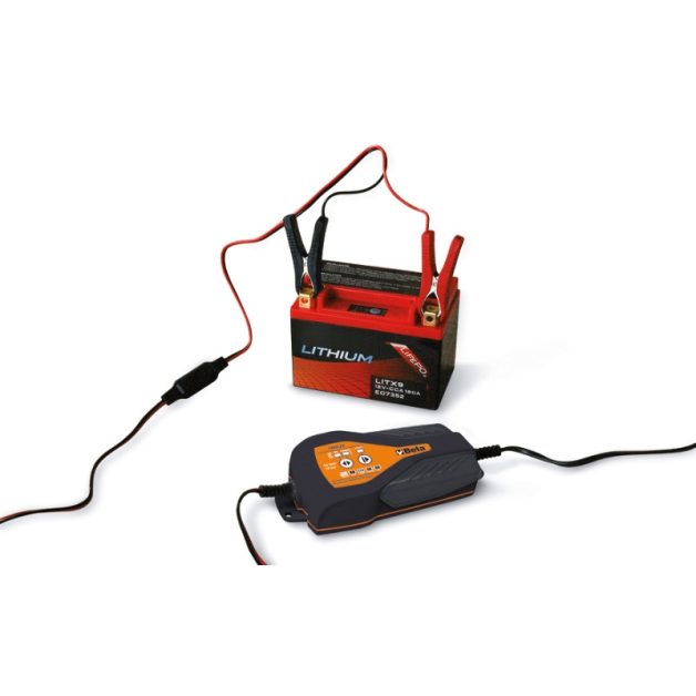 1498/2A 12 V elektronikus motorkerékpár akkumulátor töltő