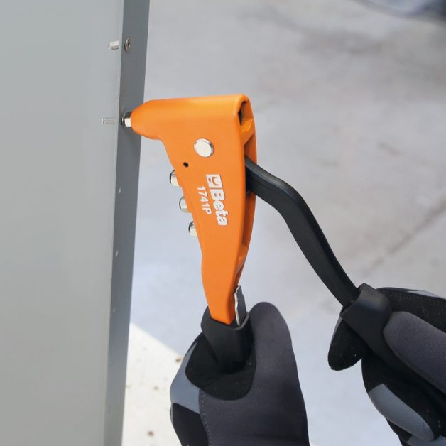 1741P Erősített, kétkezes szegecshúzó 4 darab cserélhető betéttel