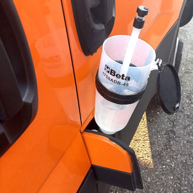 1758ADB-45° VISSZAFOLYÁSGÁTLÓ TÖLCSÉR ADBLUE-HOZ 45 FOKOS CSATLAKOZÓVAL