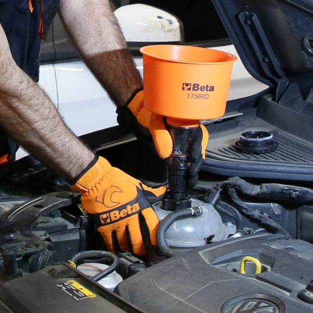 1758RD Hűtőfolyadék tölcsér gyorscsatlakozóval