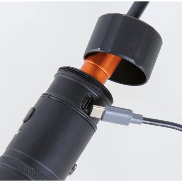 1837F/USB Tölthető, mágneses flexibilis lámpa intenzív fényű LED-ekkel, robusztus eloxált alumíniumból, 600 lumen