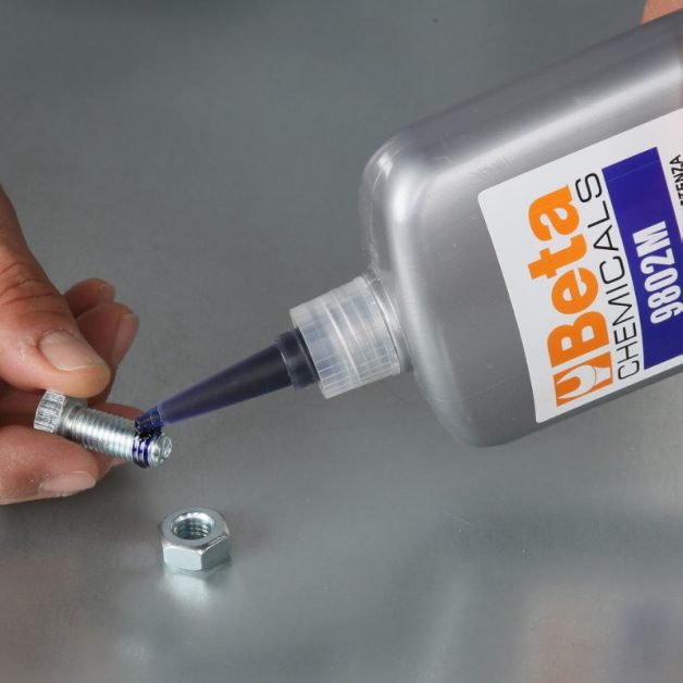 9802M 20 MENETRÖGZÍTŐ 20ml (KÖZEPES SZILÁRDSÁGÚ)